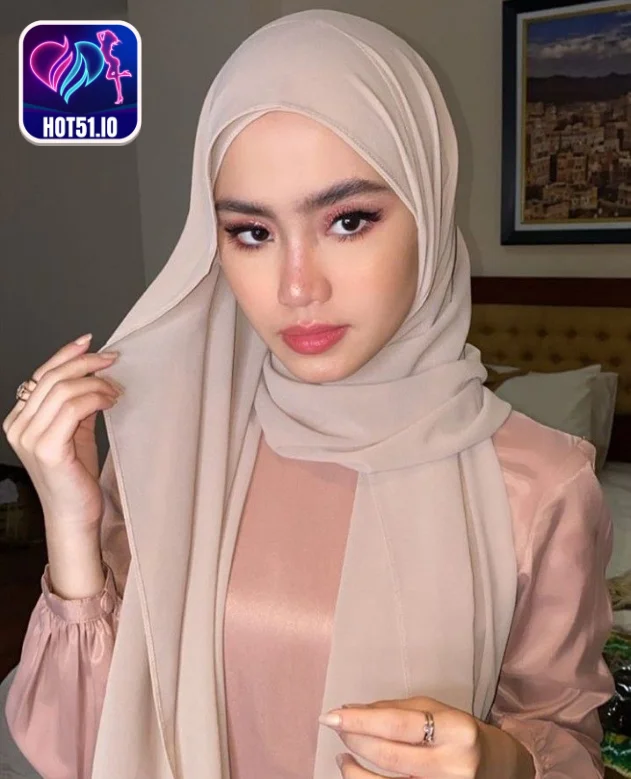 Fira Assegaf-Hot51